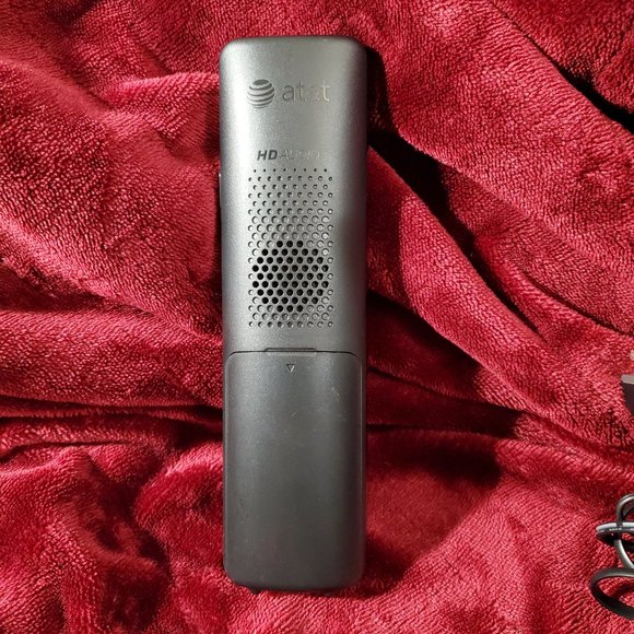 AT&T Cordless Telephone, Base, and Digital Answering System Single Line - Picture 6 of 16